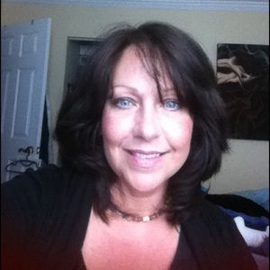 Meet your Posher, Casandra